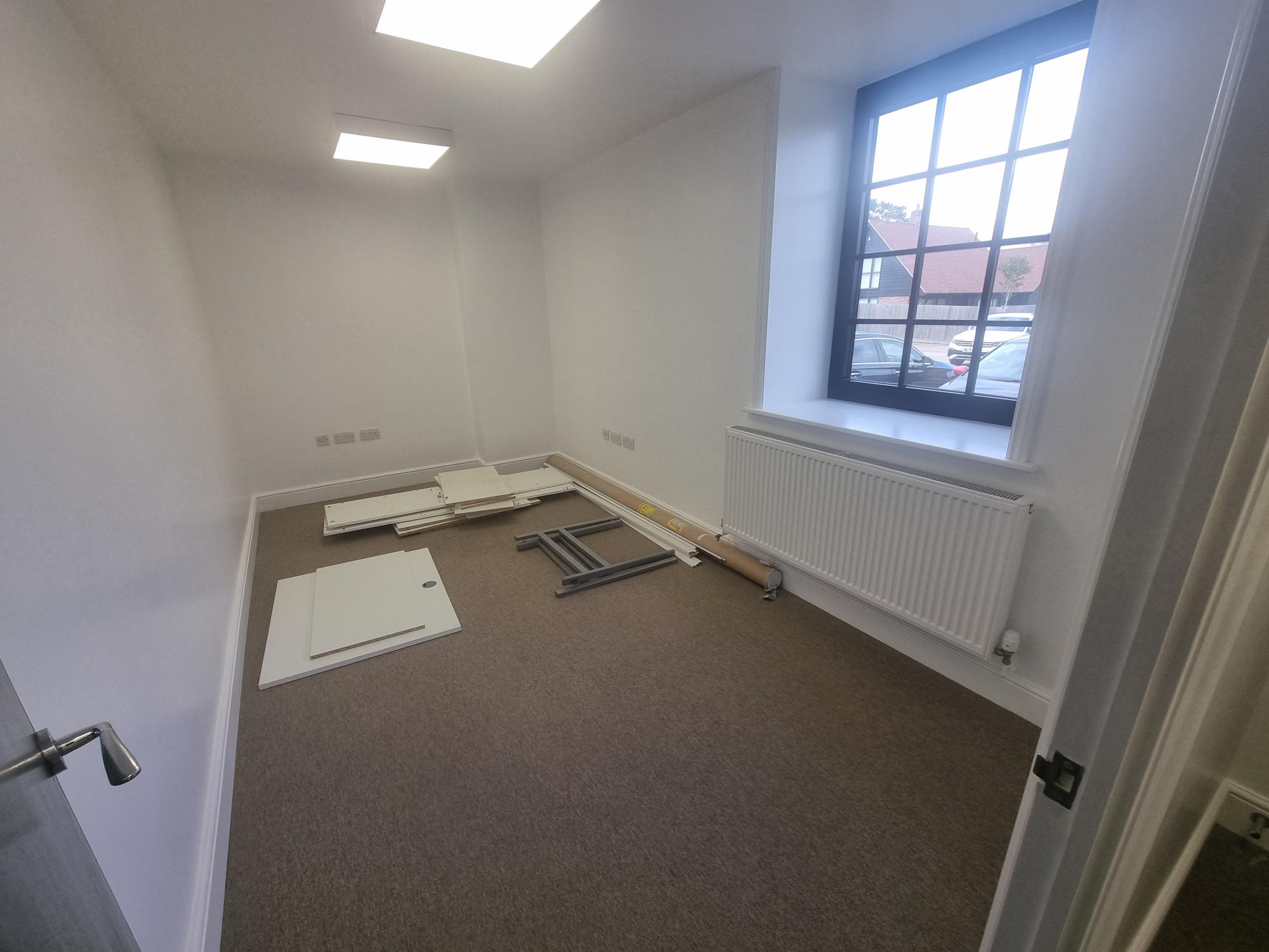 Office in Hertford - photo 2