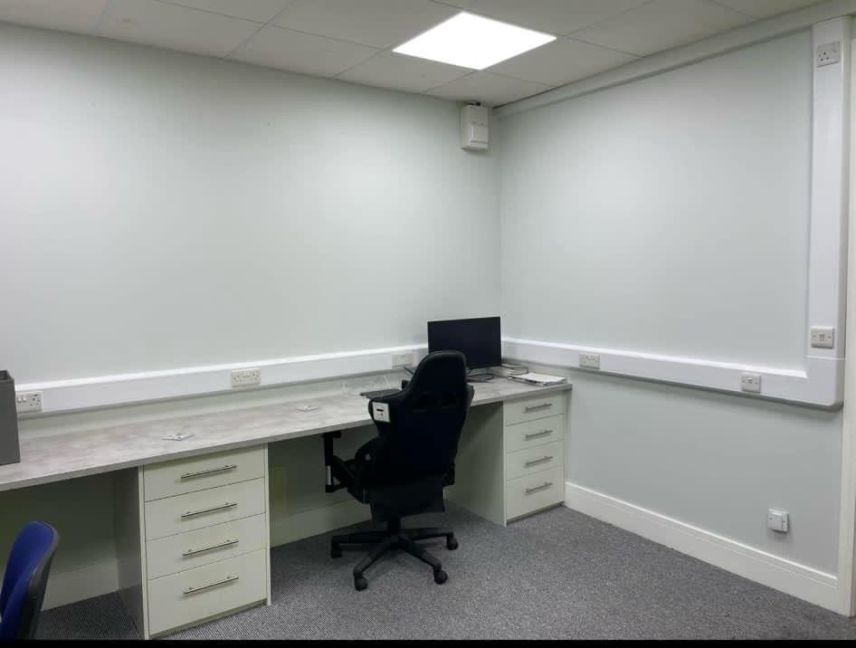 Office in Mansfield - photo 2