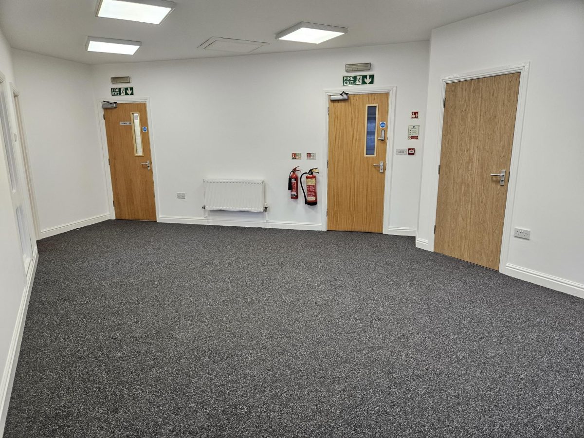Office in Cannock - photo 2
