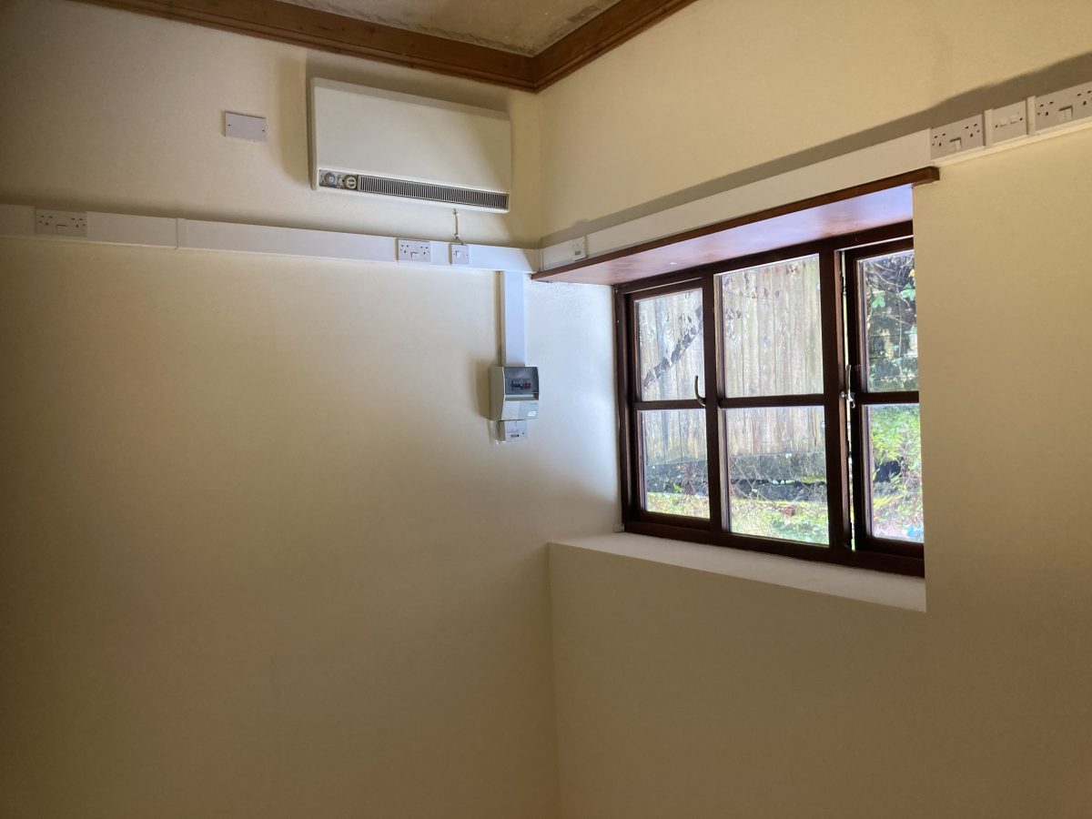 Office in Saltash - photo 3