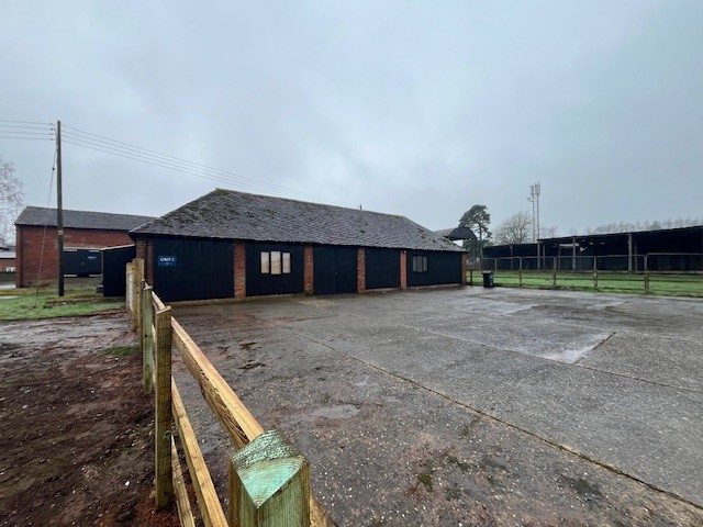 Industrial Unit in Tong - photo 4