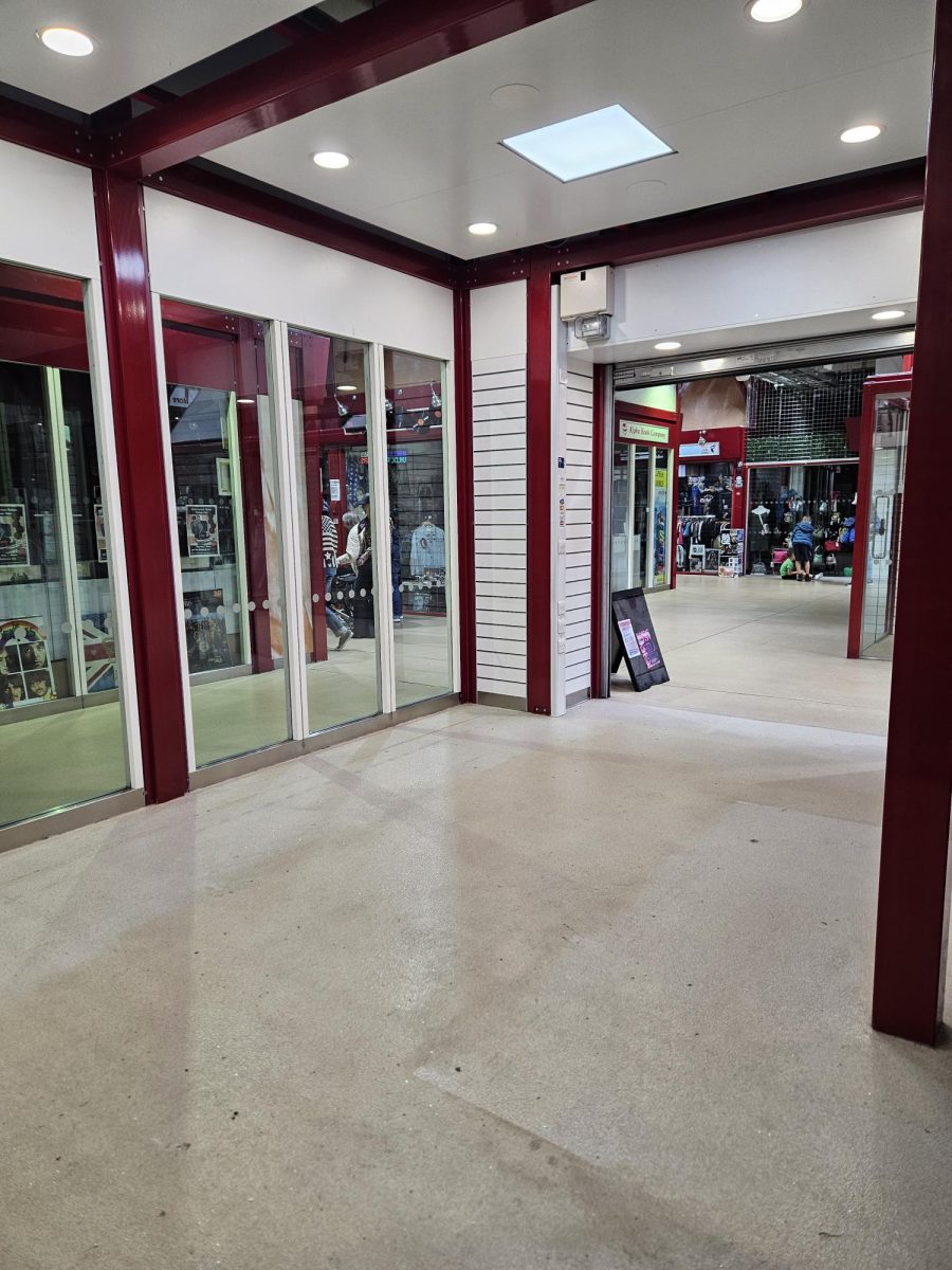 Retail/Shop in Romford - photo 3