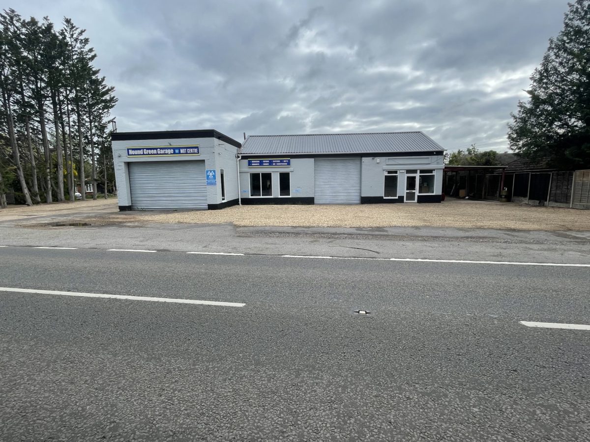 Industrial Unit in Mattingley - photo 2