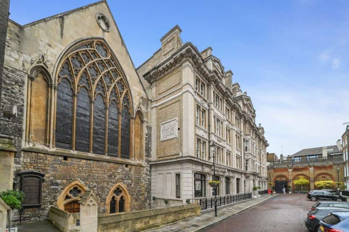 Fully Fitted Cat B Space or Refurbished Cat A with exposed services in London