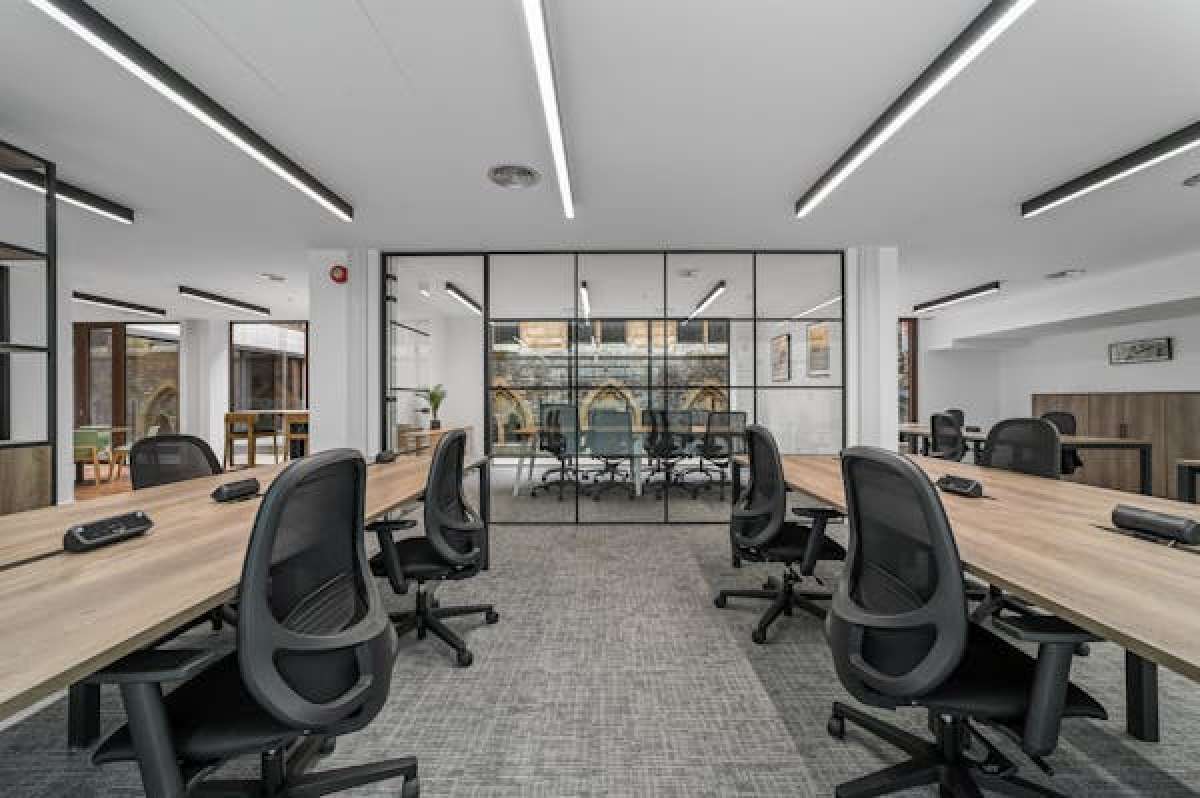 Fully Fitted Cat B Space or Refurbished Cat A with exposed services in London - photo 4