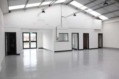 Industrial Unit in Kingswinford - photo 2