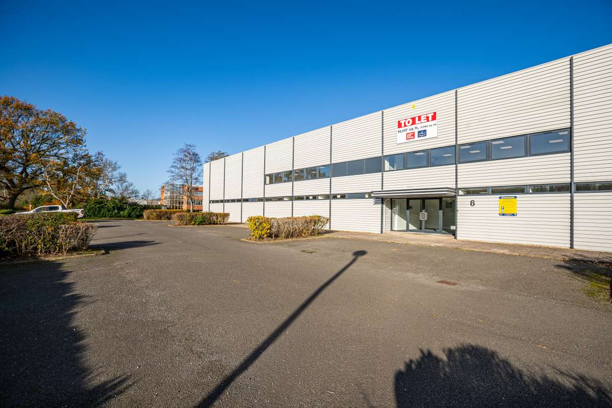 Industrial Unit in Milton Keynes - photo 2