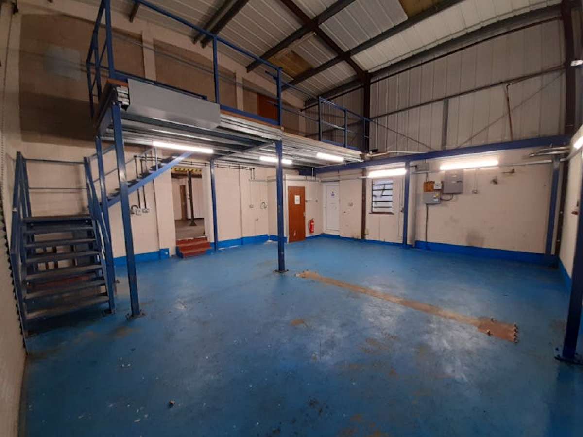 Industrial Unit in Whitchurch - photo 2