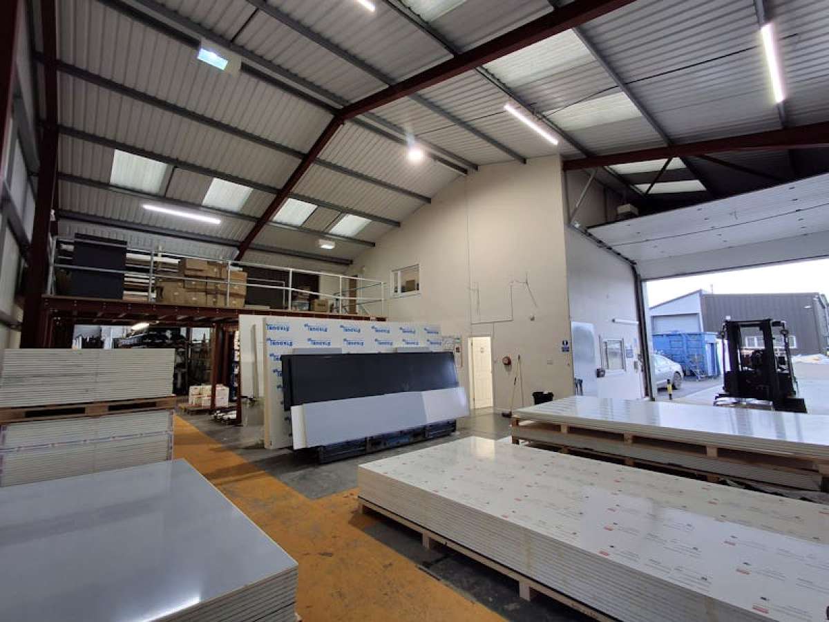 Industrial Unit in Ringwood - photo 4