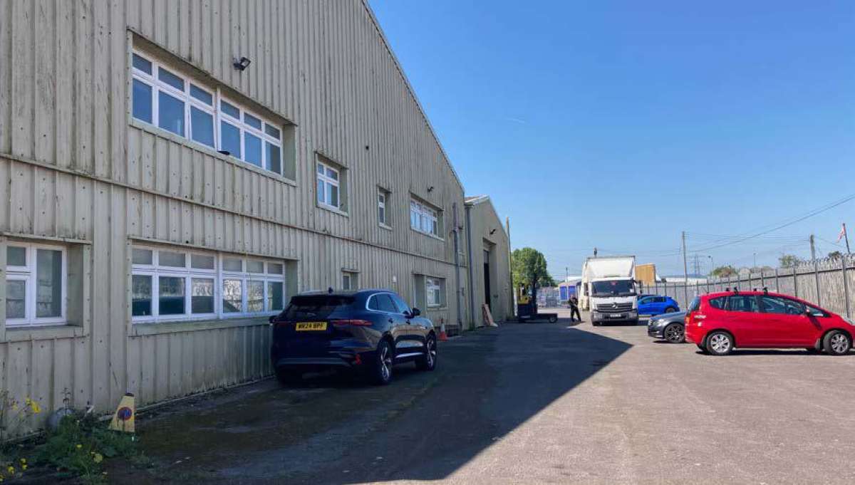 Industrial Unit in Bridgwater - photo 2