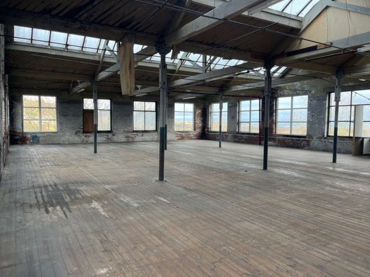 Industrial in Golcar