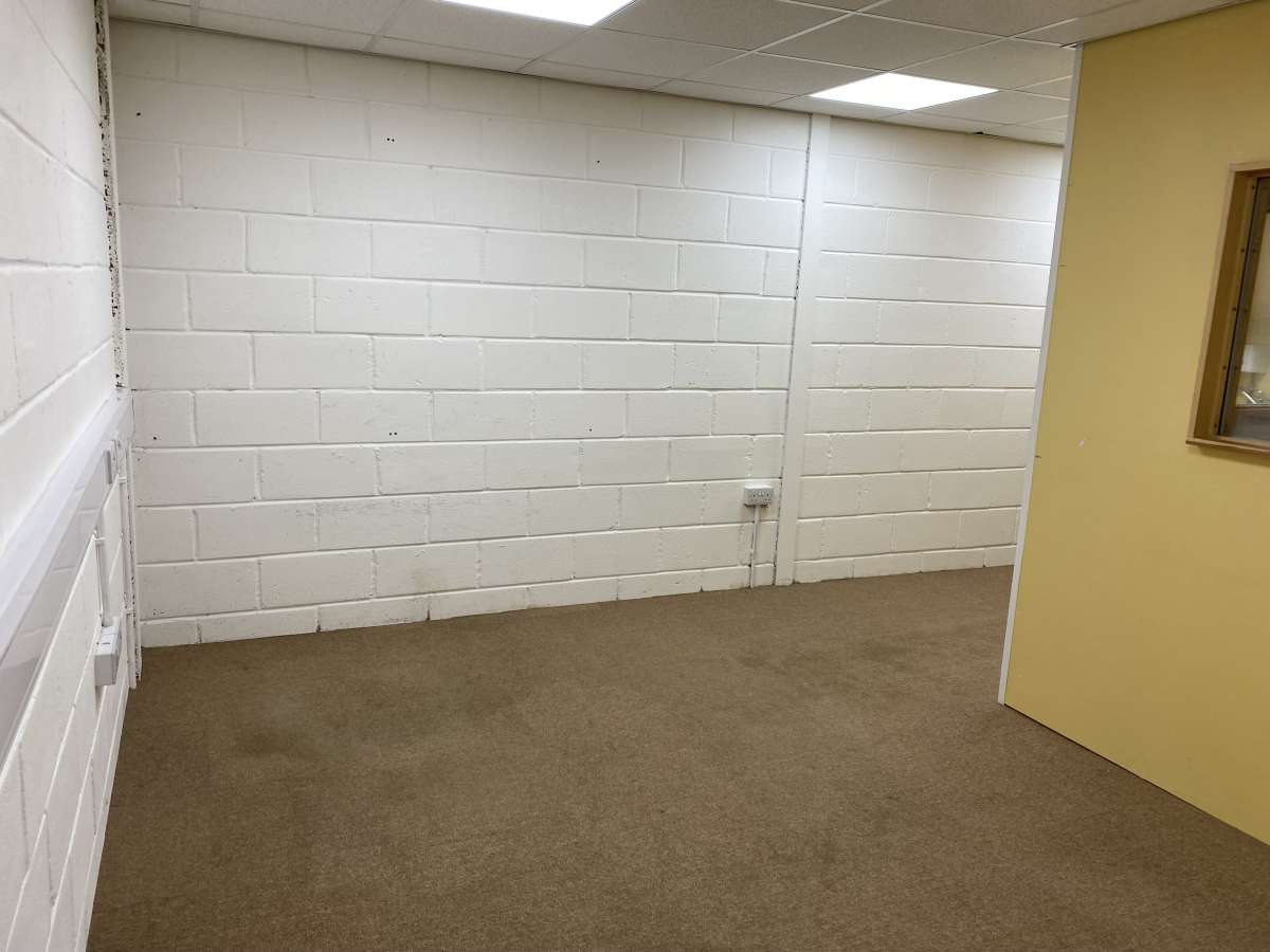 Industrial Unit in Lincoln - photo 4