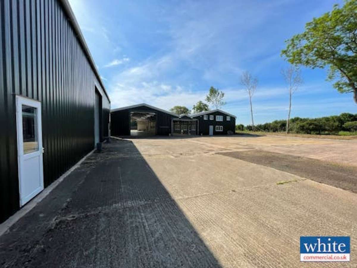 Industrial Unit in Chipping Warden - photo 4