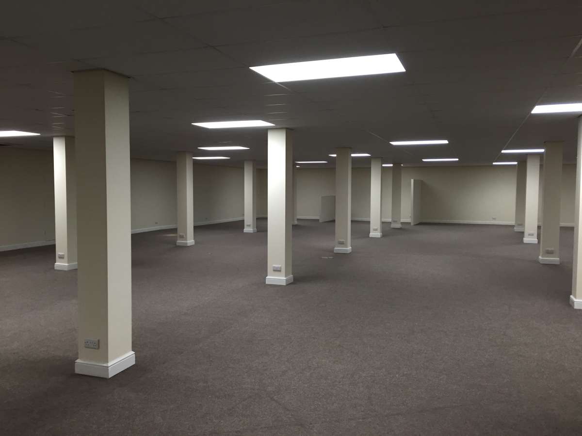 Industrial Unit in Huddersfield - photo 2