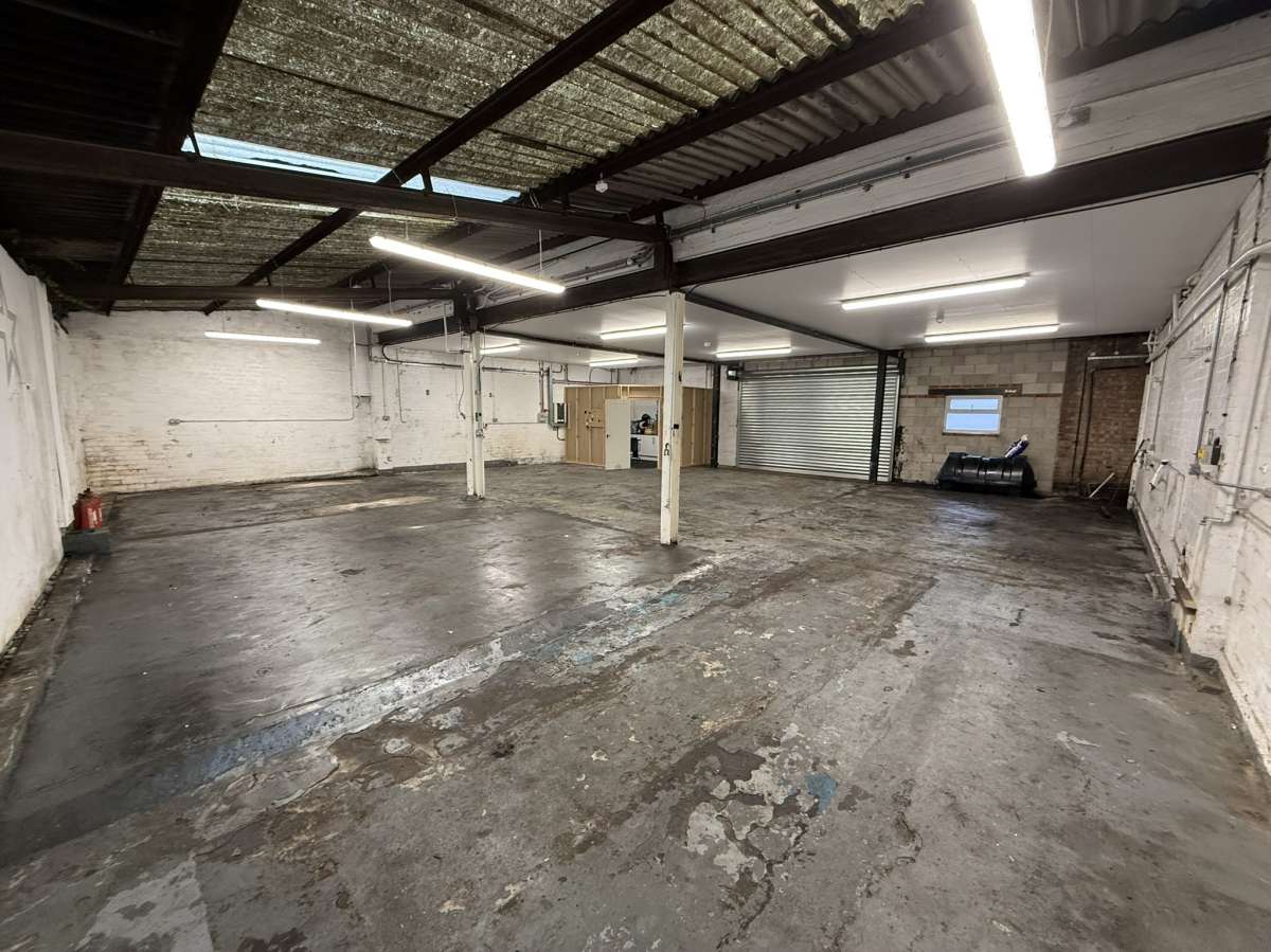 Industrial Unit in Hinckley - photo 2