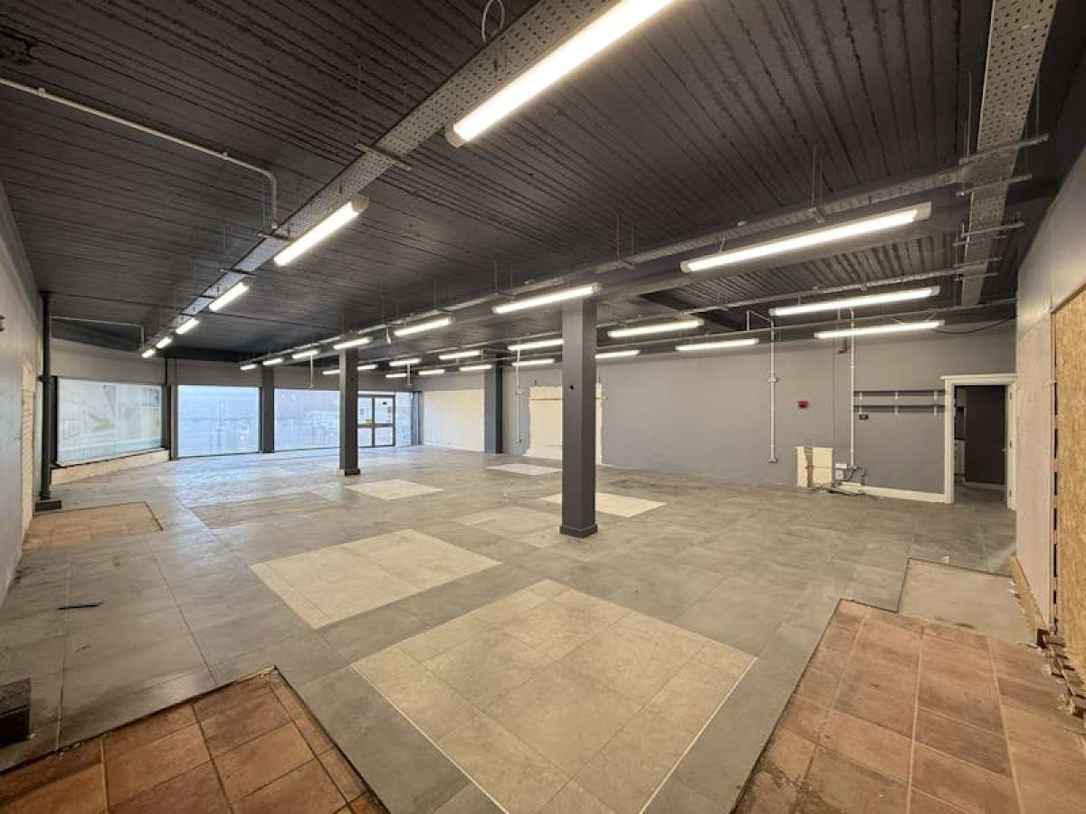 Industrial Unit in Addlestone - photo 3