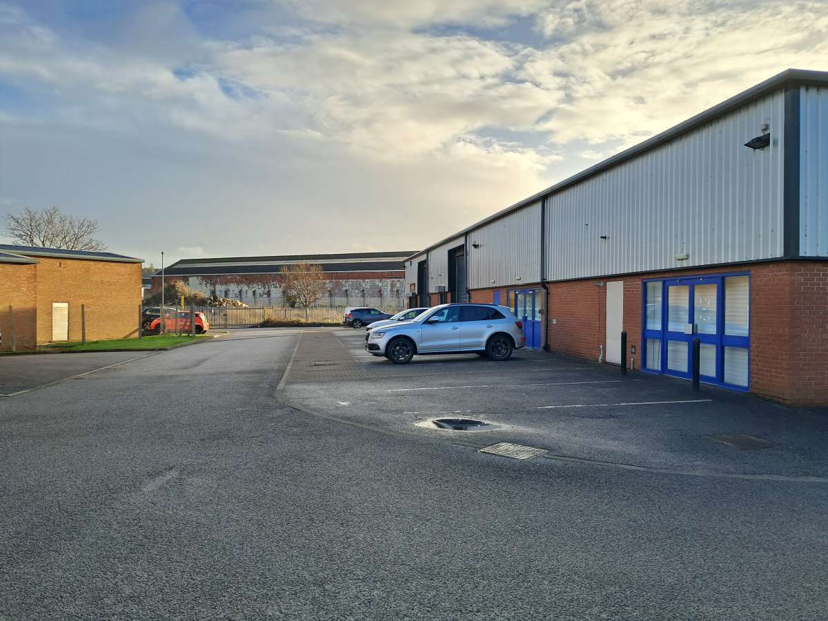 Industrial Unit in Lincoln - photo 2