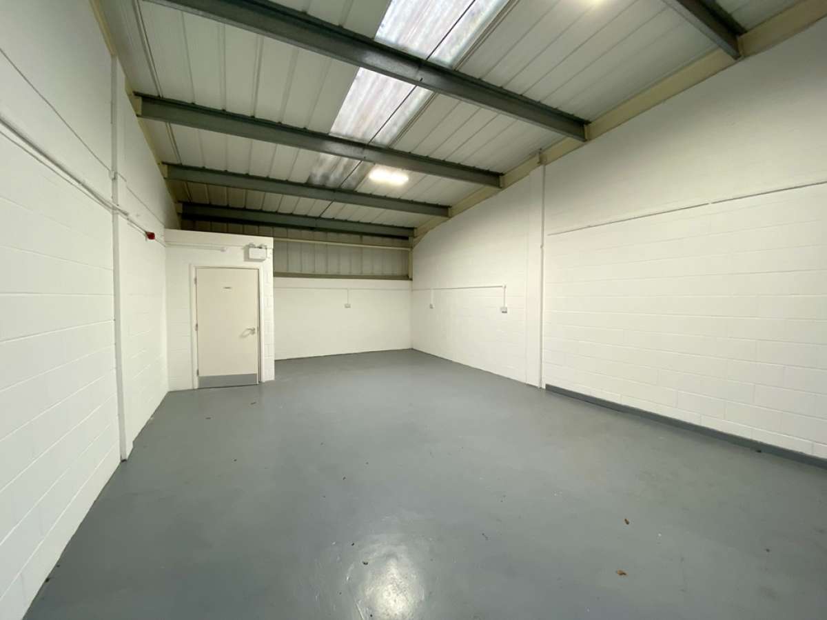 Industrial Unit in Kidderminster - photo 2