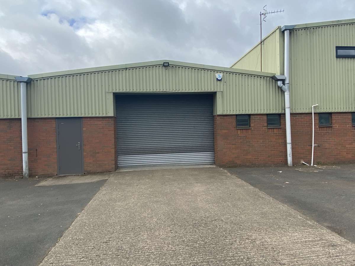 Industrial Unit in Wolverhampton - photo 3