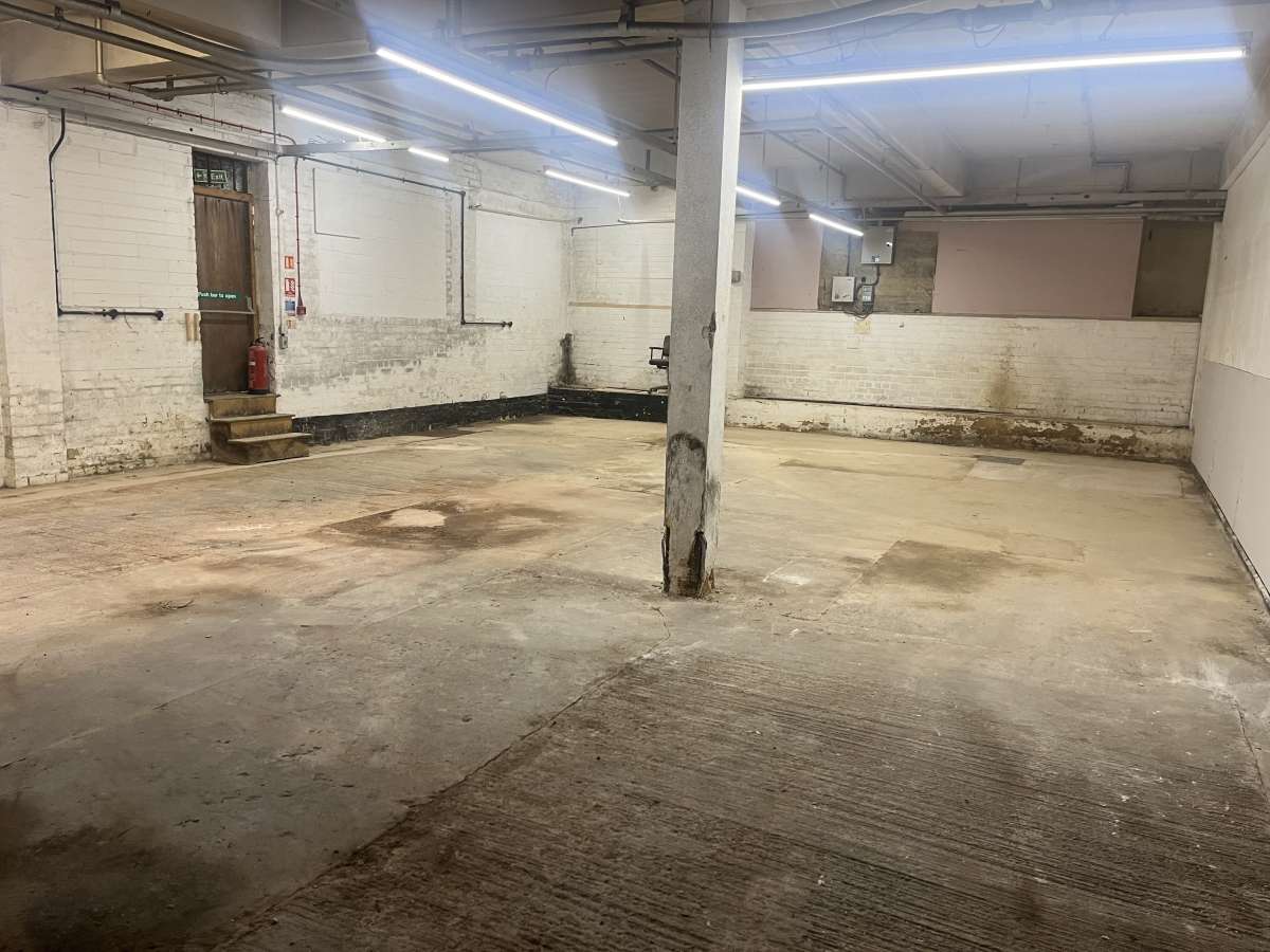 Industrial Unit in Leicester - photo 3