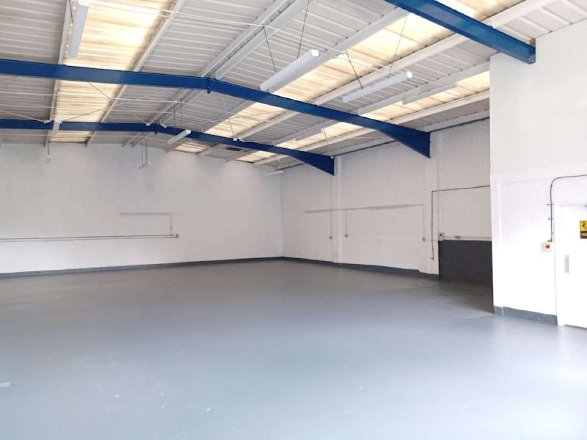 Industrial Unit in Reading - photo 3