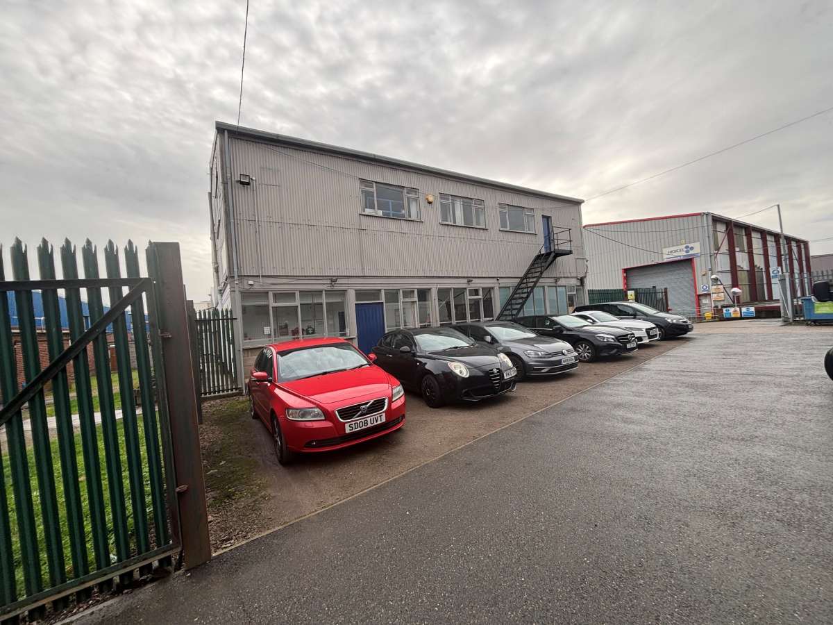 Industrial Unit in Leicester - photo 2