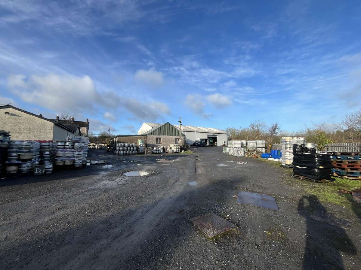 Industrial Unit in Llandeilo - photo 3