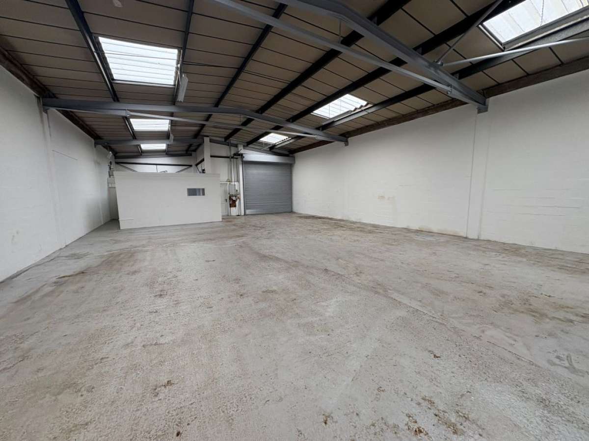 Industrial Unit in Brierley Hill - photo 4