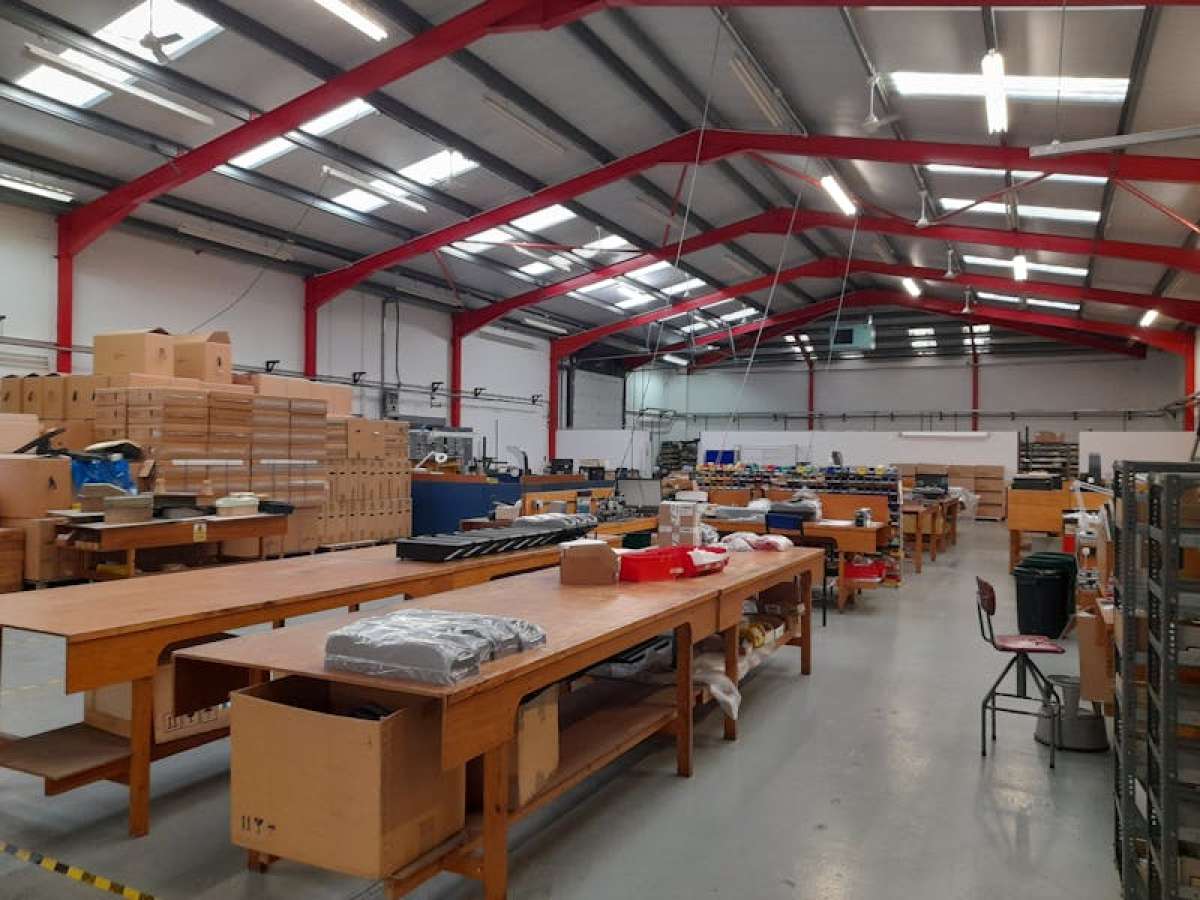 Industrial Unit in Basingstoke - photo 3