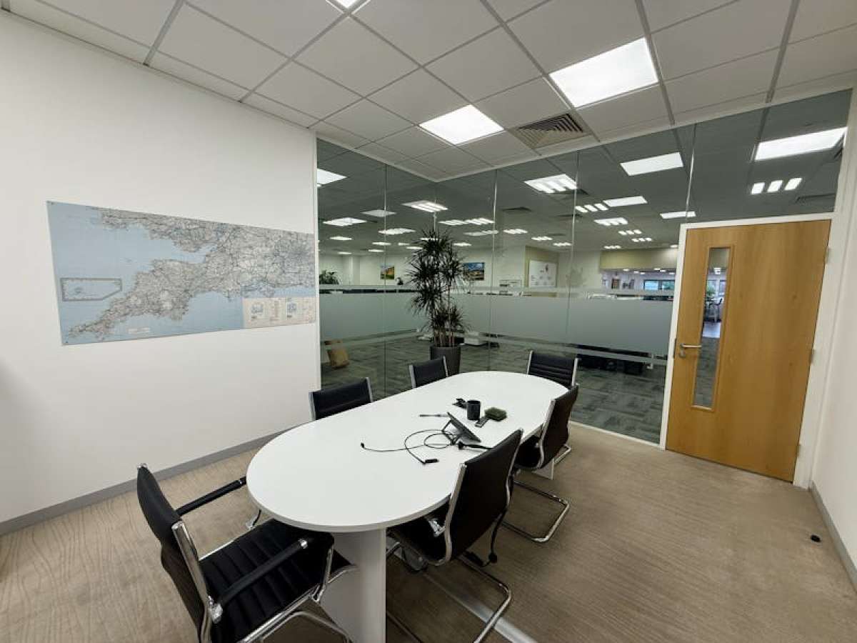 Industrial Unit in Ringwood - photo 4