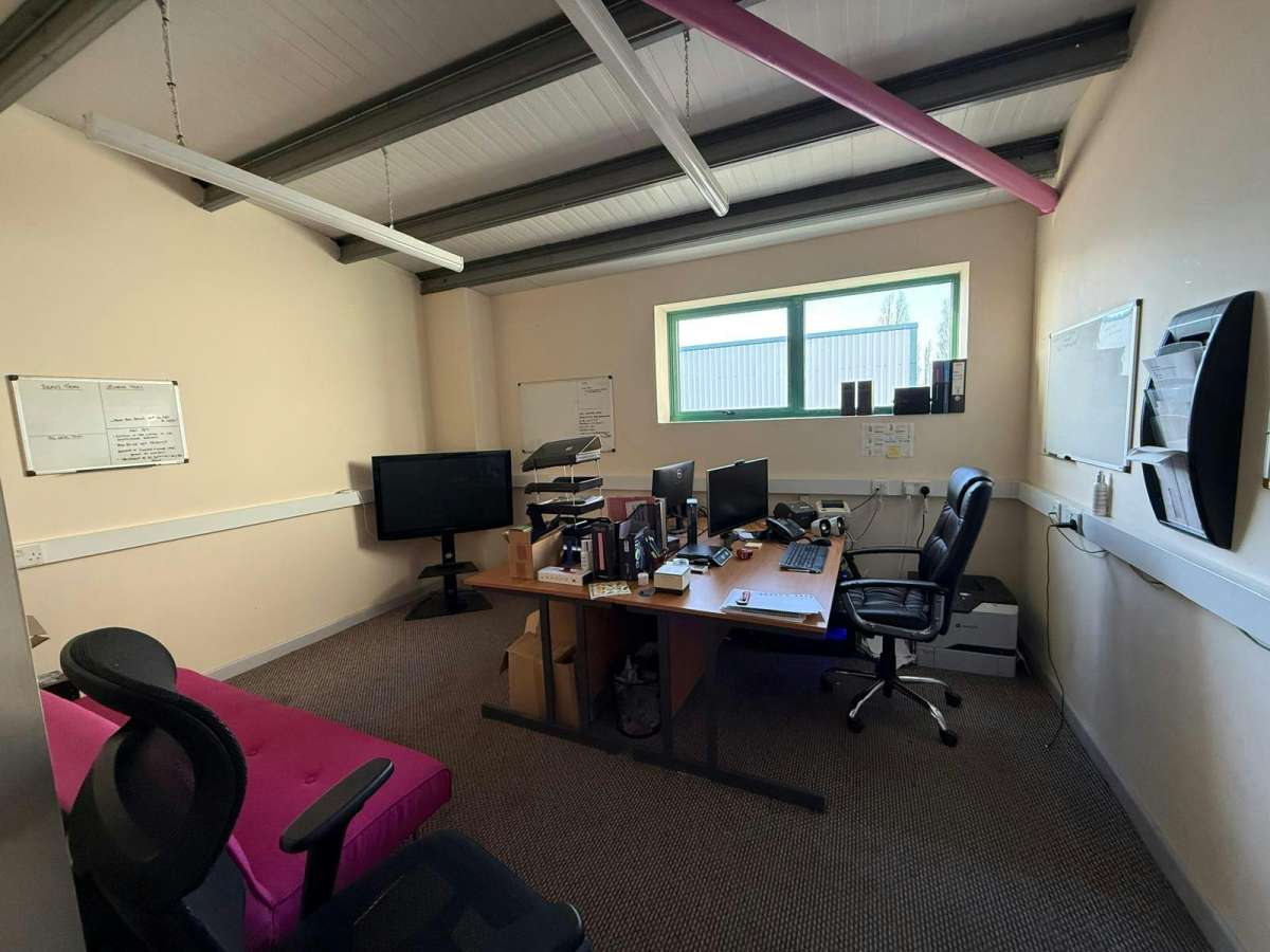 Industrial Unit in Havant - photo 4