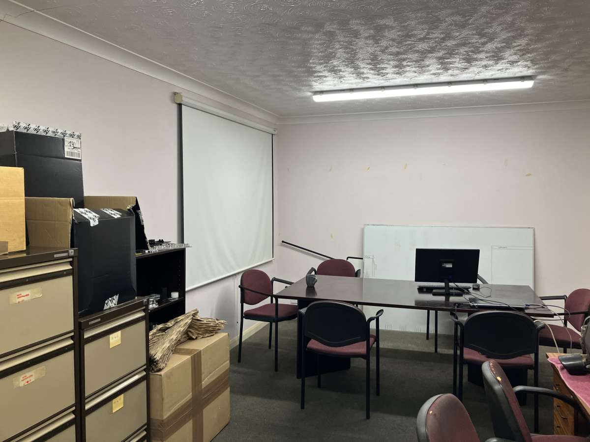 Industrial Unit in March - photo 3