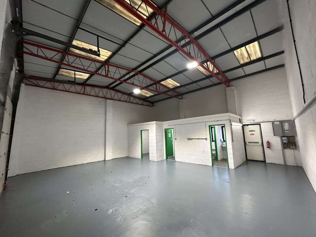 Industrial Unit in Eastleigh - photo 2