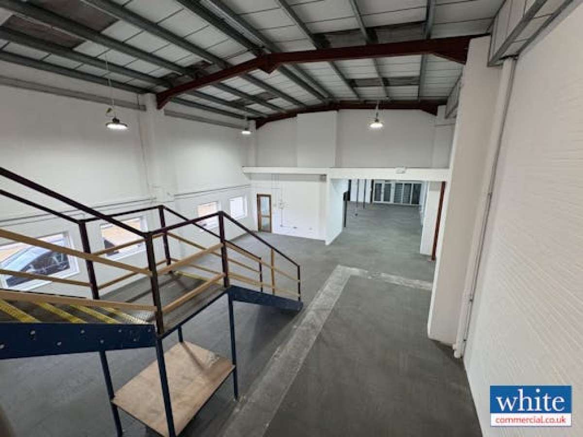 Industrial Unit in Bicester - photo 4