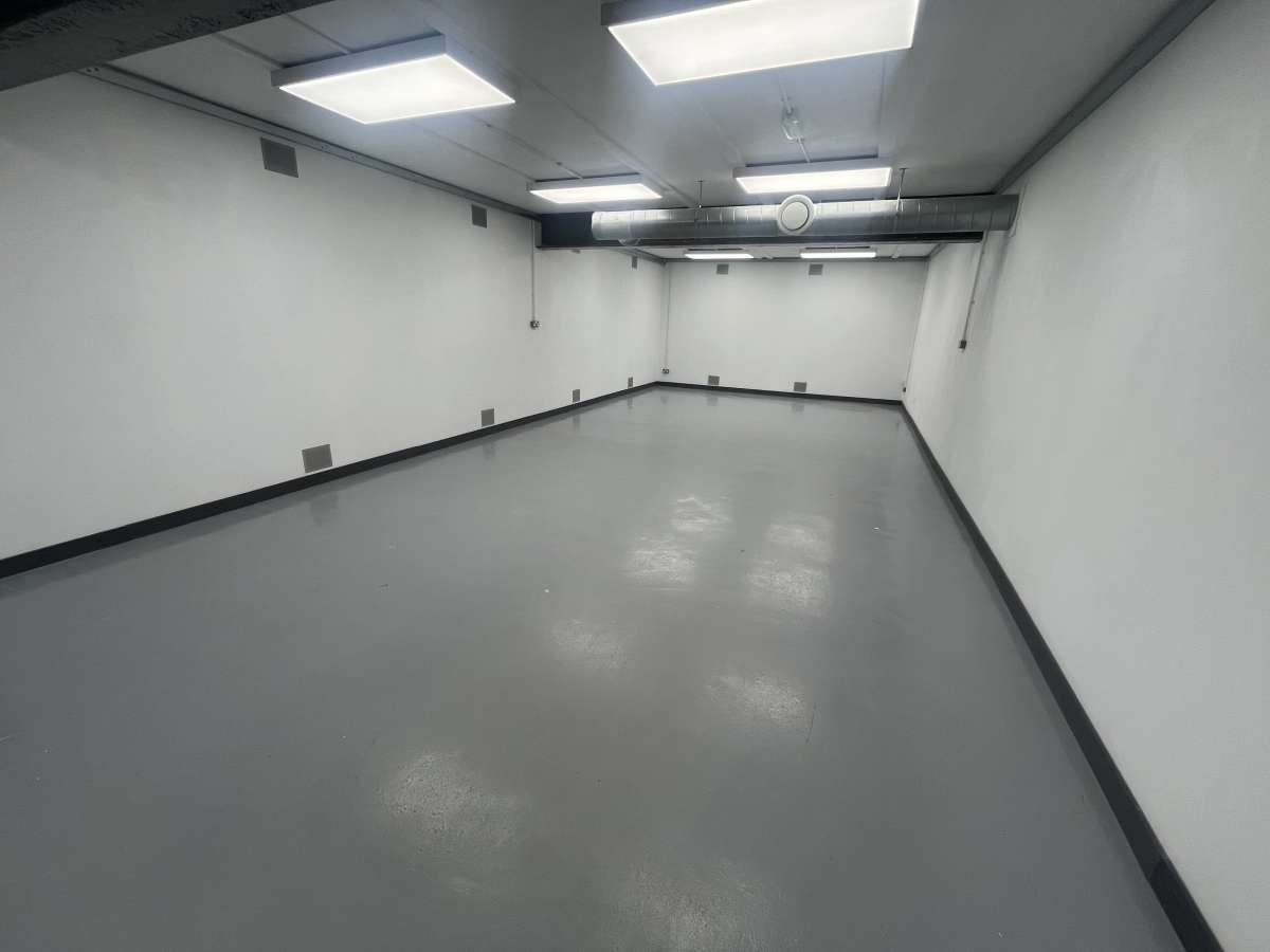 Industrial Unit in Leicester - photo 2