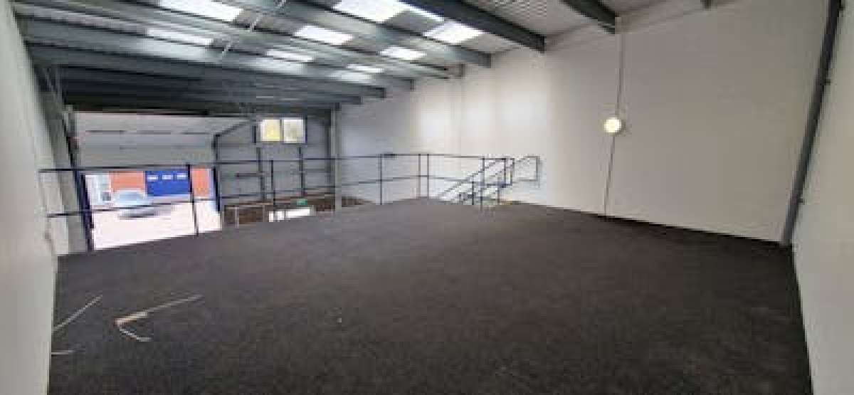 Industrial Unit in Southampton - photo 3