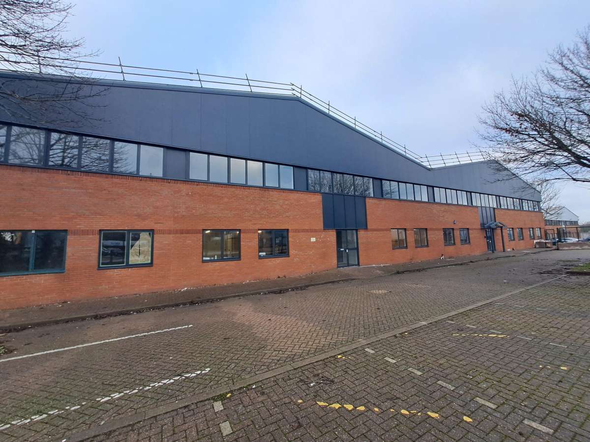Industrial Unit in Luton - photo 4