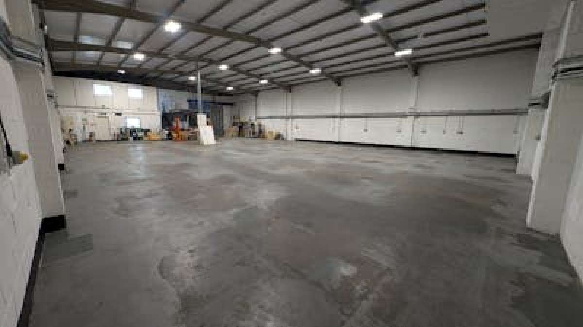 Industrial Unit in Southampton - photo 3