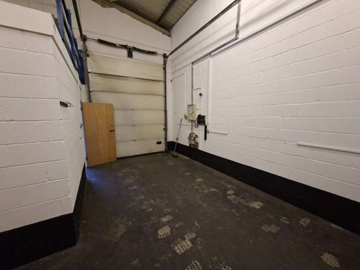 Industrial Unit in Newark - photo 4