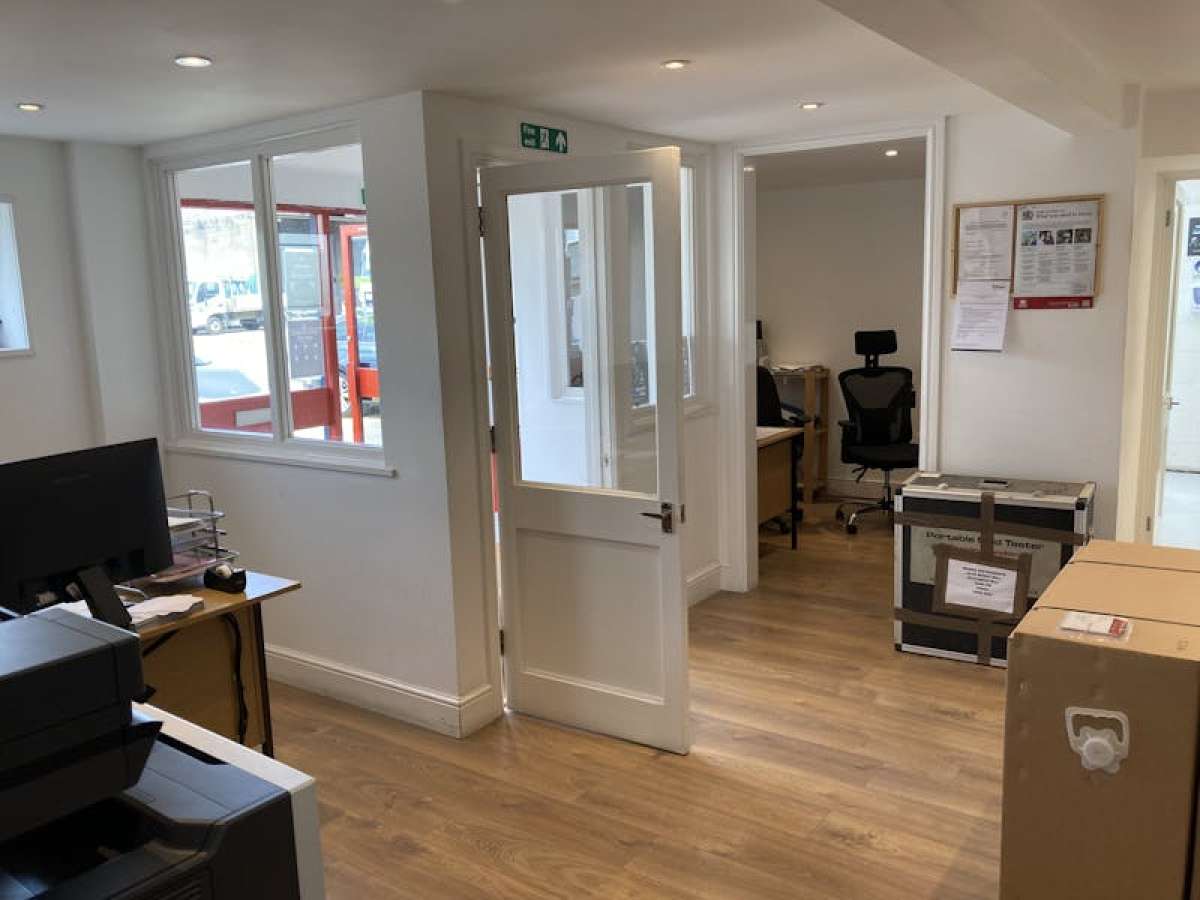 Industrial Unit in Harlow - photo 4