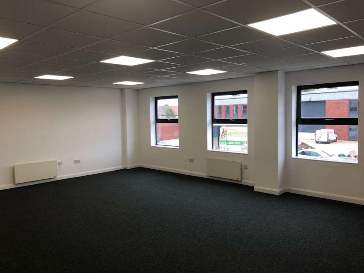 Industrial Unit in Tottenham - photo 2