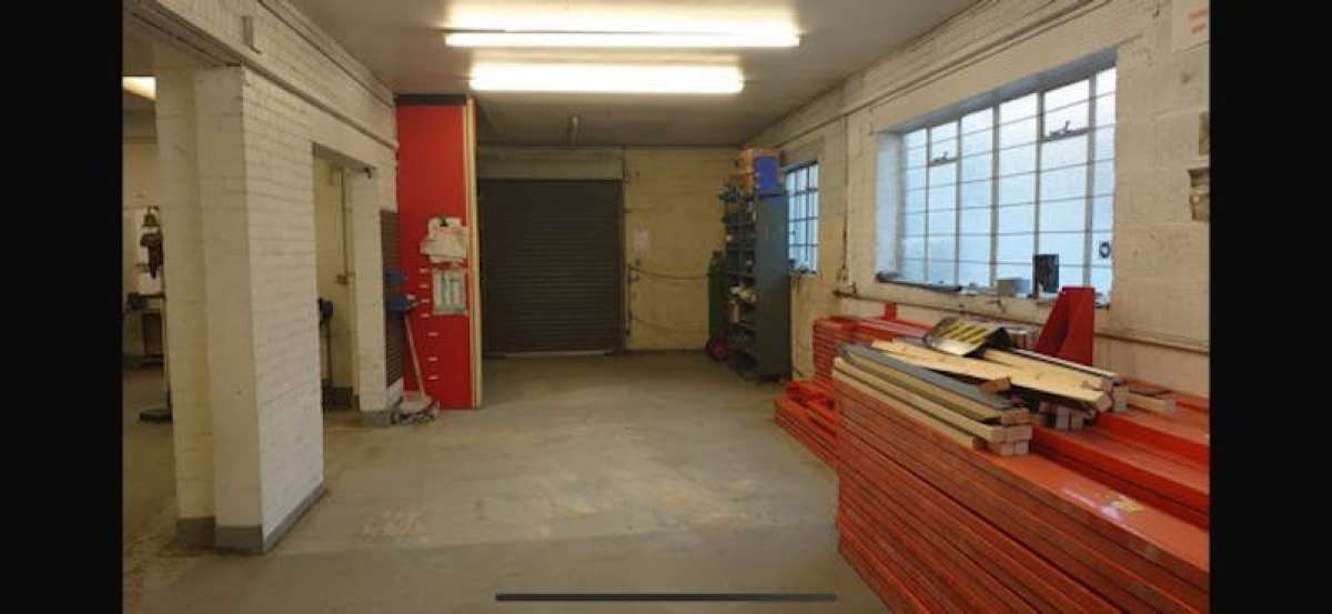 Industrial Unit in Enfield - photo 4