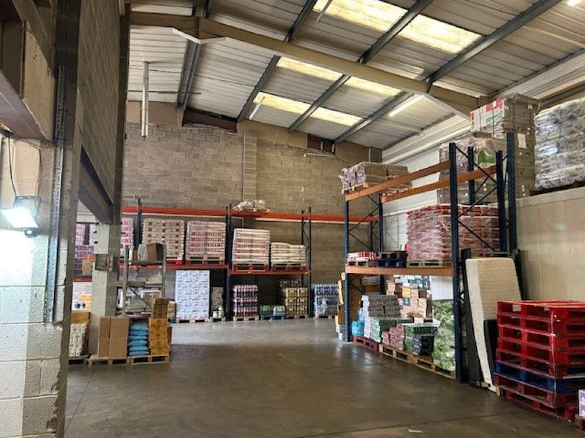 Industrial Unit in London - photo 2