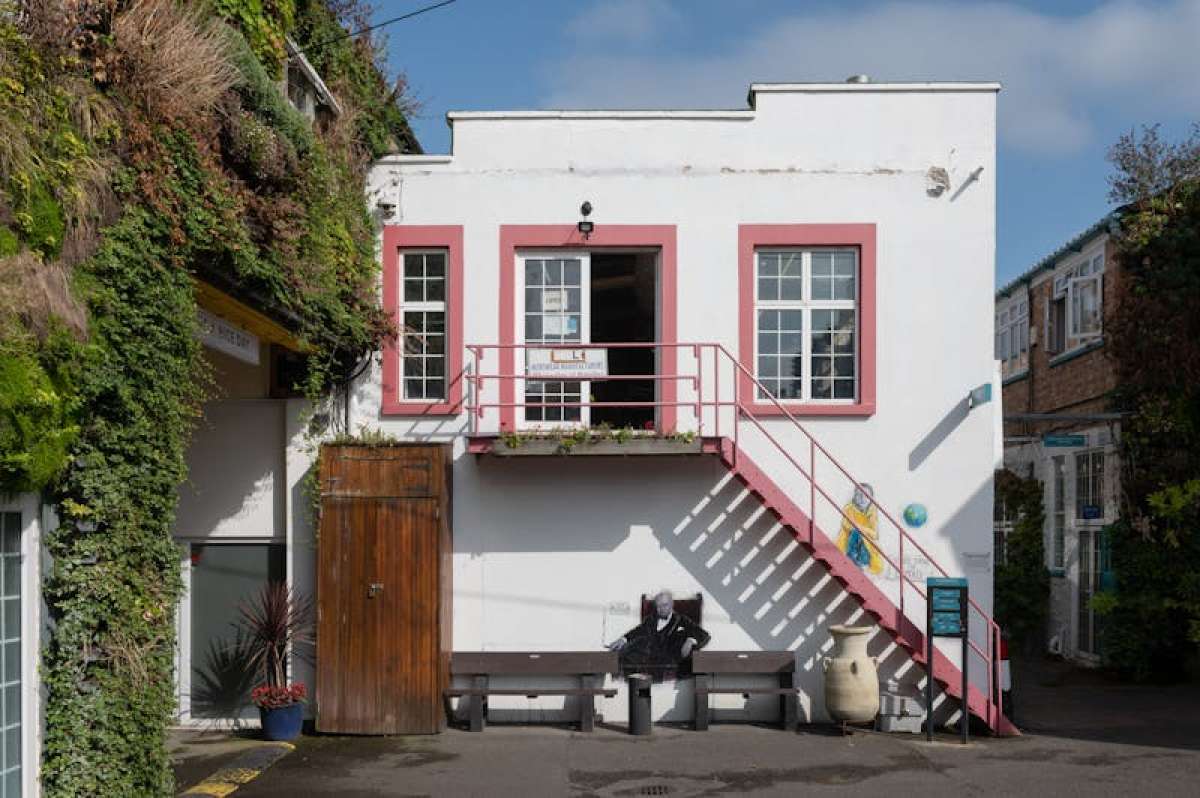 Industrial Unit in London - photo 4