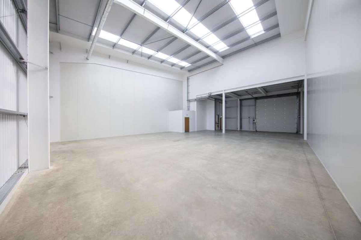 Industrial Unit in Wimborne - photo 2