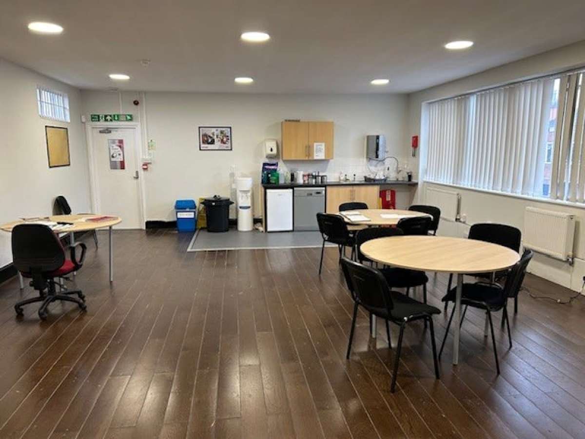 Industrial Unit in London - photo 3