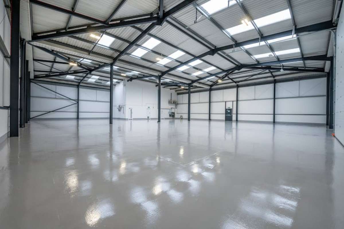 Industrial Unit in Farnham - photo 4
