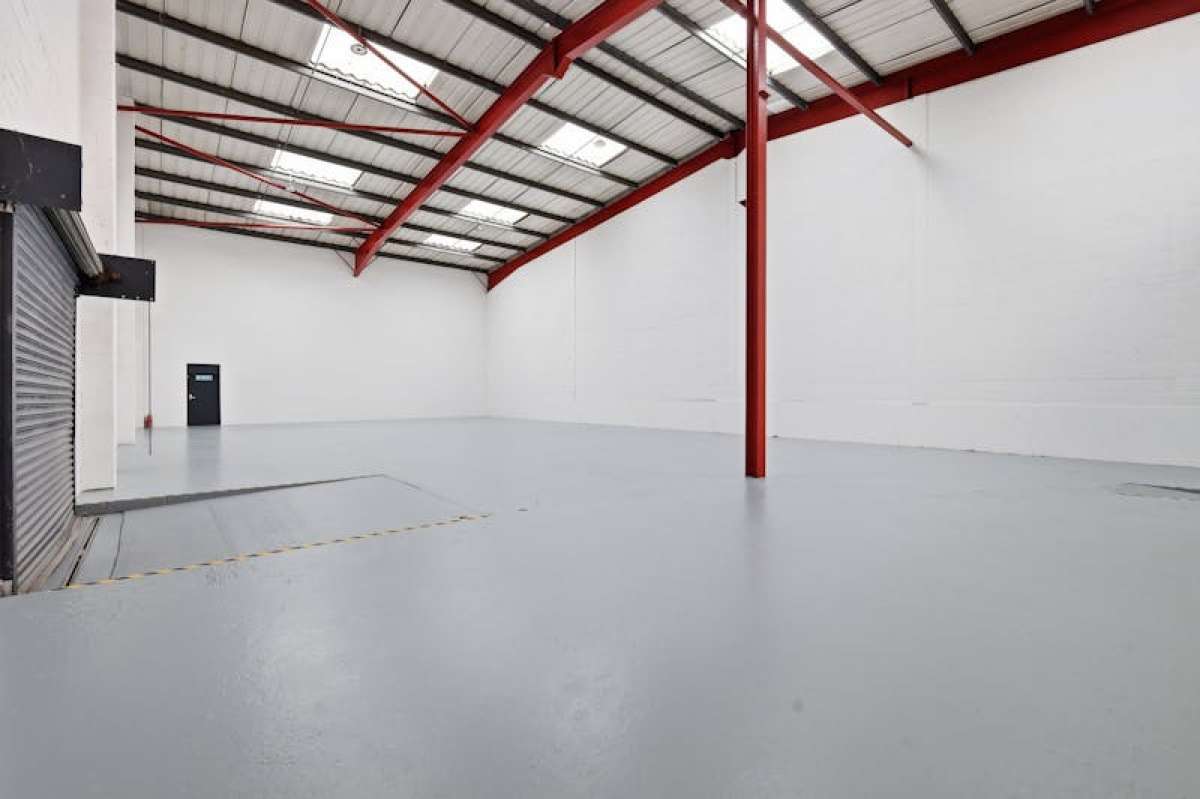 Industrial Unit in London - photo 3