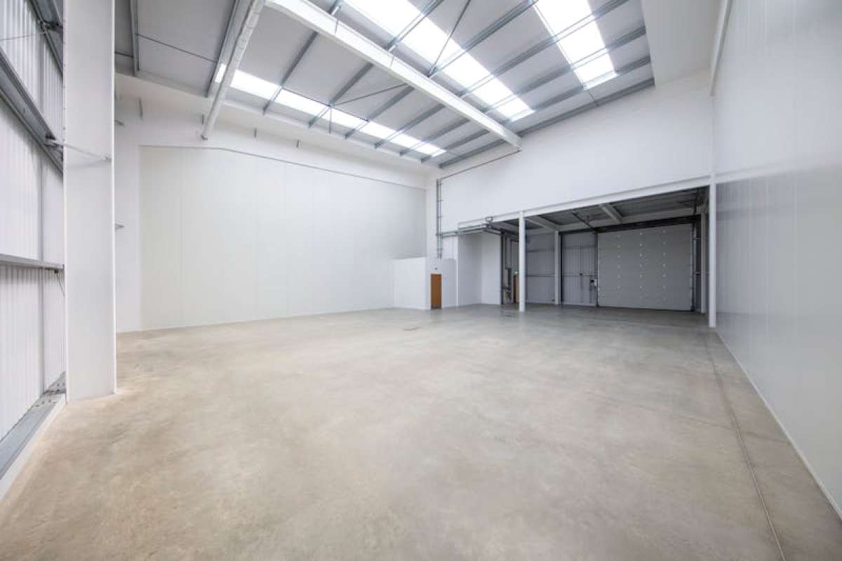 Industrial Unit in Wimborne - photo 2