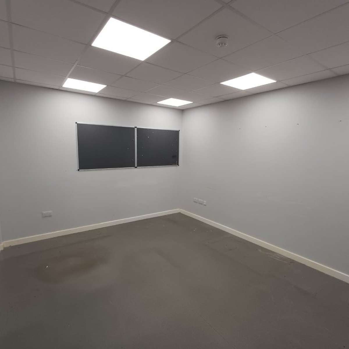 Industrial Unit in Corby - photo 2